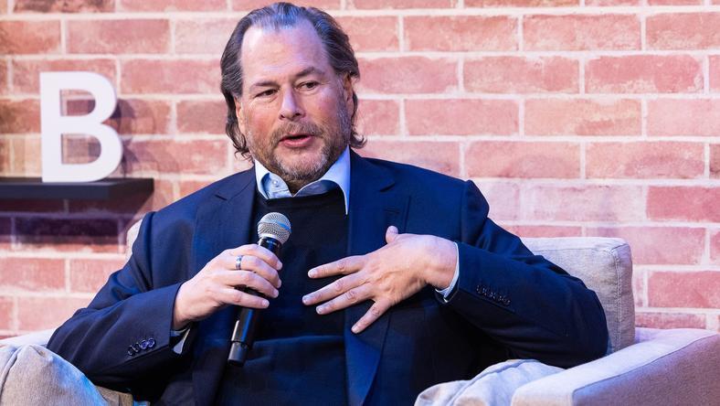 “向硅谷派军队”:又一顶级富豪站队特朗普